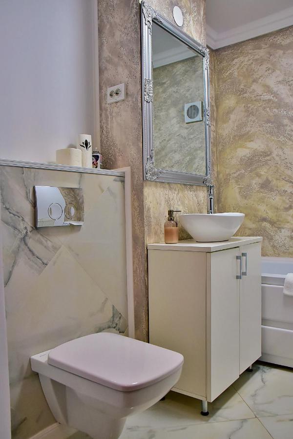 Apartament Ilev 로만 외부 사진